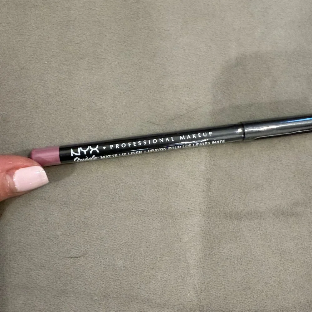 NYX Professional Makeup Matte Lip Liner - Violet Smoke - NWT